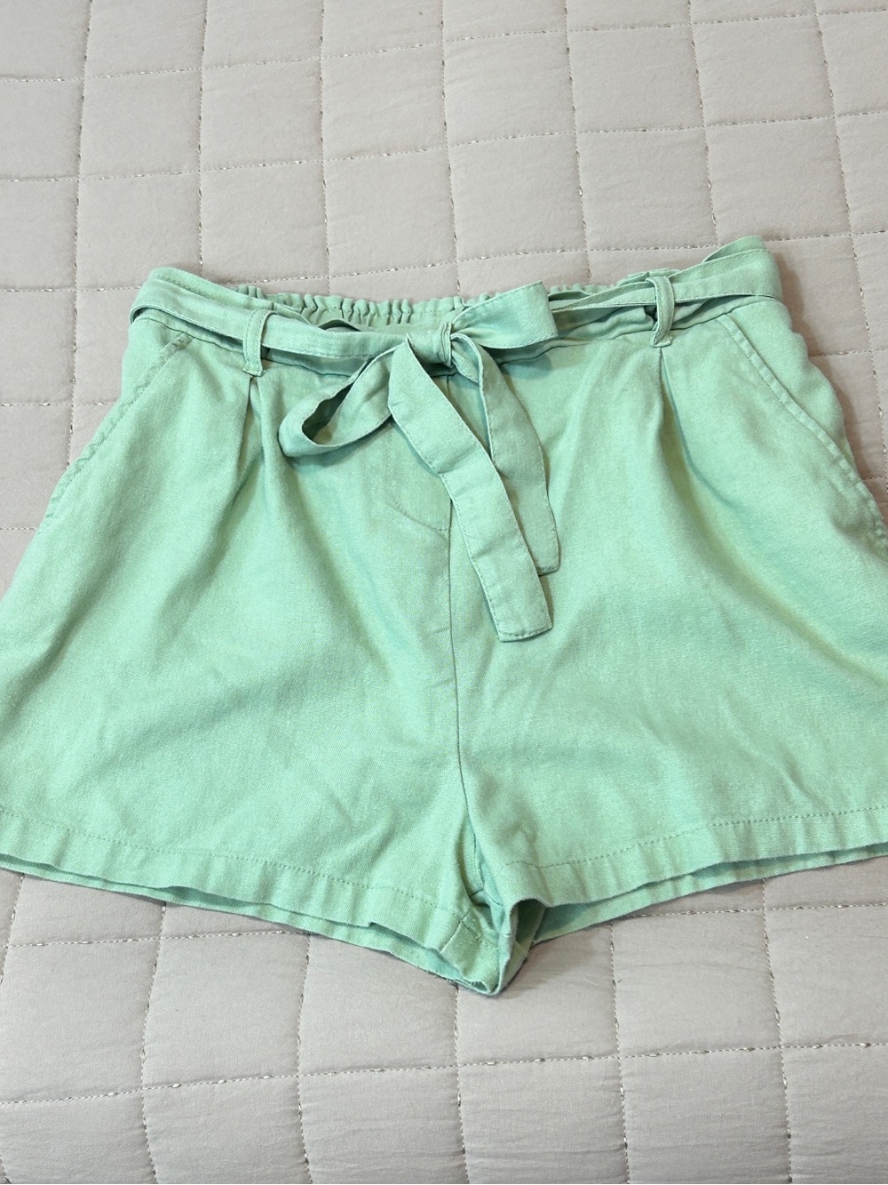 Women’s Mint Tie-Waist Casual Shorts